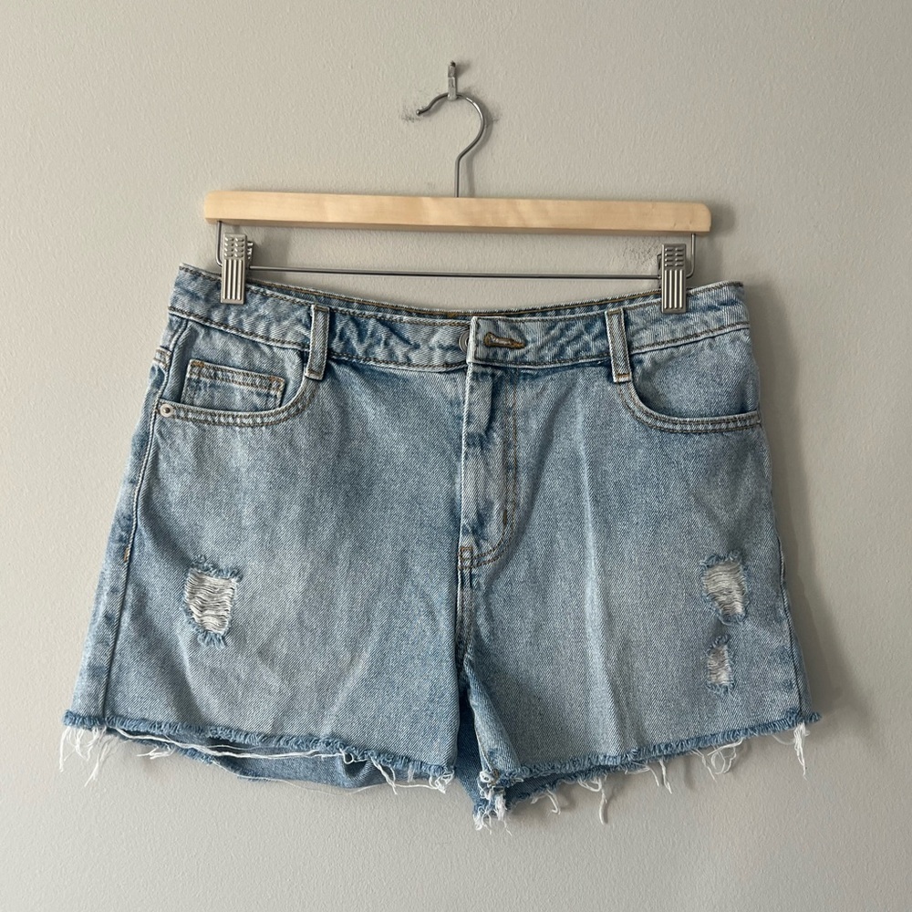 Avec Les Filles High-Rise Distressed Denim Shorts Size 29 – Raw Hem Cutoff